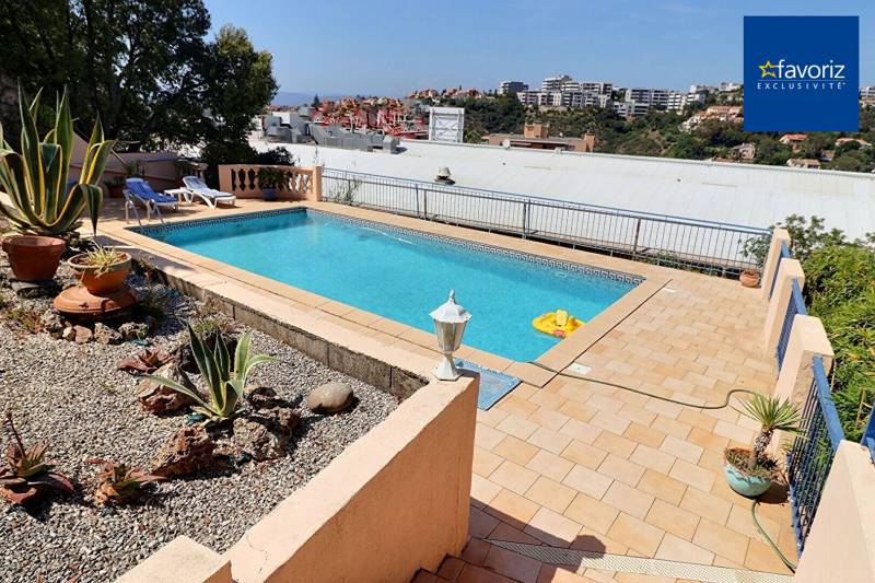 belle maison avec piscine dont 3 appartements Saint Raphael