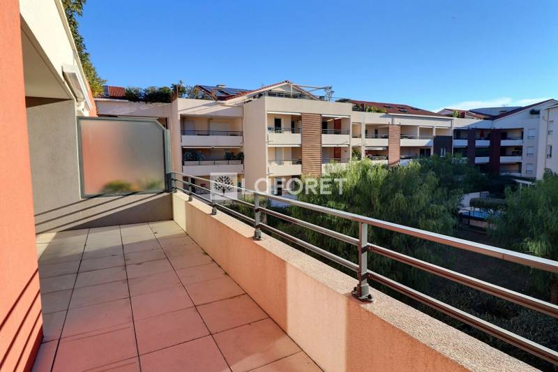 appartement 2 pieces a vendre avec terrasse saint raphael 